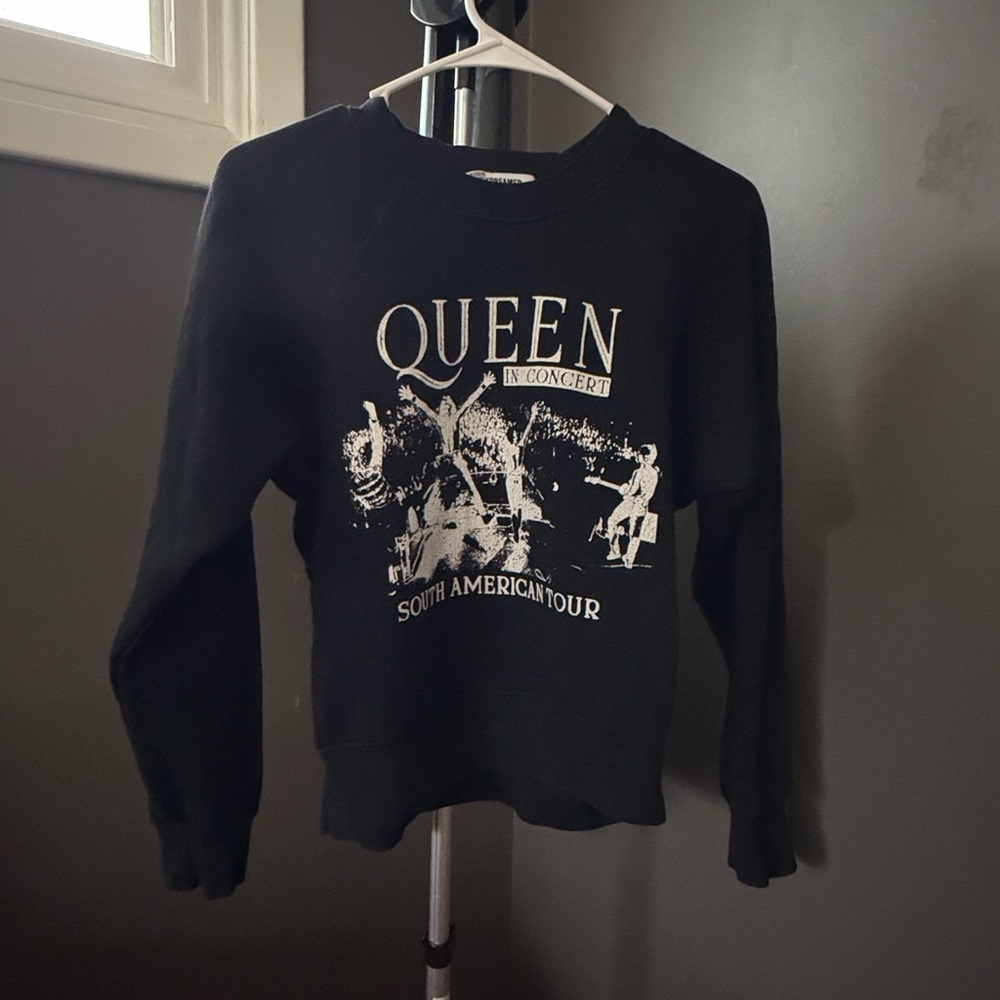 Daydreamer Black Queen Sweatshirt